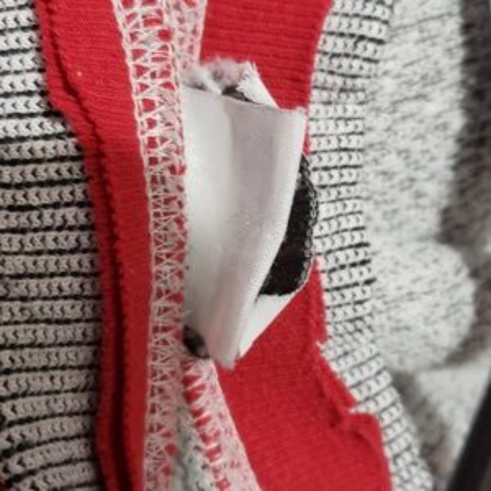 50% off vintage embroidered rose crew neck - Picture 3 of 8